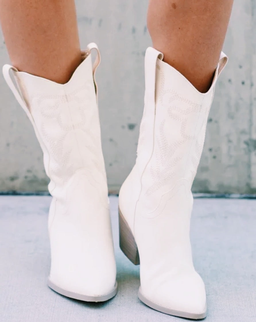 Game On White Cowgirl Boots